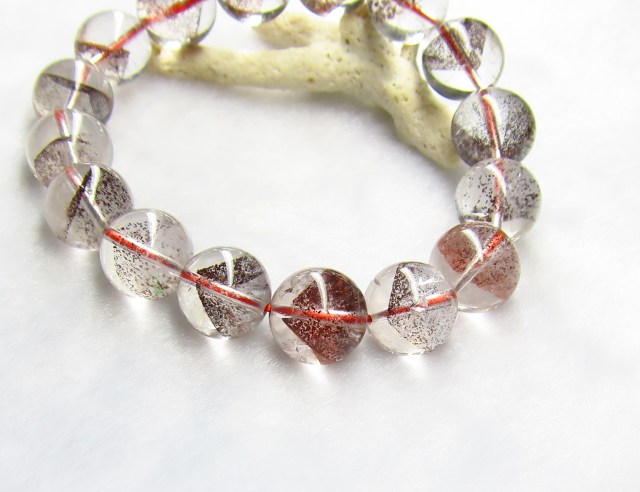 レッドファントムクォーツ